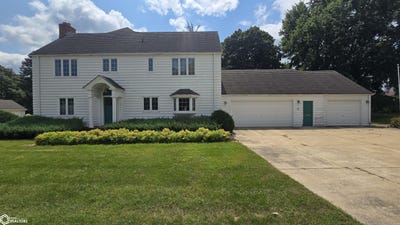 /international/us/206-n-1st-avenue-e-lake-mills-ia-110109445128/