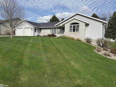 /international/us/1812-joan-avenue-carroll-ia-110107305384/