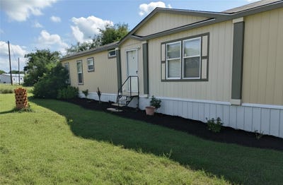 /international/us/237-high-bluff-drive-bridgeport-tx-110110066757/