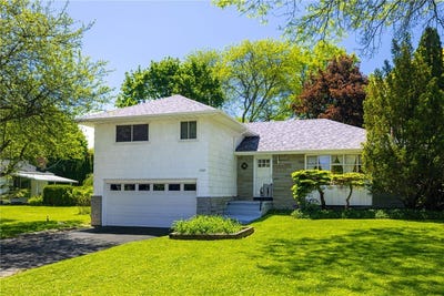 /international/us/1305-calkins-road-pittsford-ny-110108338965/