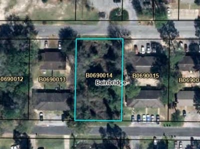 /international/us/pine-street-bainbridge-ga-110080286669/