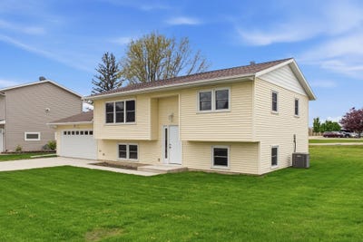 /international/us/1-s-western-avenue-new-hampton-ia-110107909705/