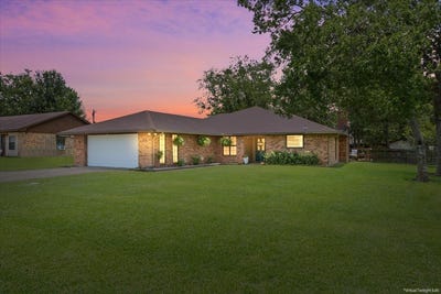 /international/us/118-rocky-creek-avenue-groesbeck-tx-110108494496/