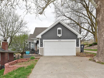 /international/us/2404-lockwood-pl-council-bluffs-ia-110107383191/