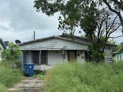 /international/us/306-w-3rd-street-bishop-tx-110108851772/
