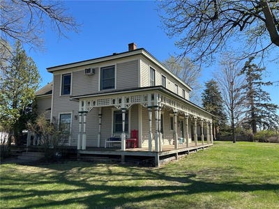/international/us/807-vermillion-street-hastings-mn-110099536050/