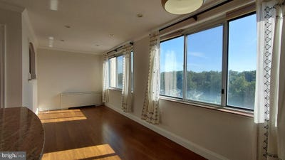 /international/us/10201-grosvenor-place-rockville-md-110108571656/