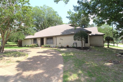 /international/us/603-redbud-circle-athens-tx-110108415372/