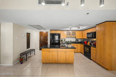 /international/us/7860-e-camelback-road-scottsdale-az-110108540813/