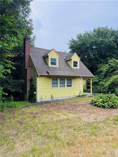 /international/us/1851-atwood-avenue-johnston-ri-110109185169/