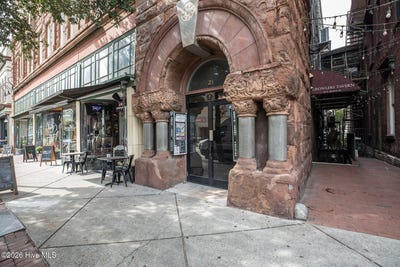 /international/us/21-n-front-street-wilmington-nc-110120562482/