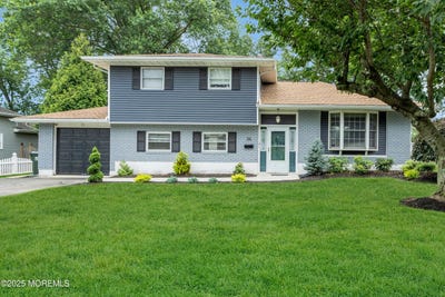 /international/us/24-willow-brook-road-freehold-nj-110100833162/