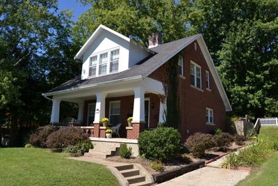 /international/us/121-e-5th-street-morehead-ky-110105953412/
