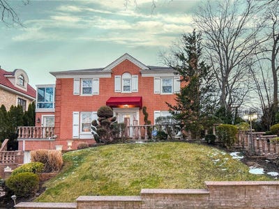 /international/us/186-20-troon-road-jamaica-estates-ny-110108499558/