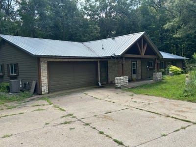 /international/us/e6854-420th-avenue-menomonie-wi-110109643494/