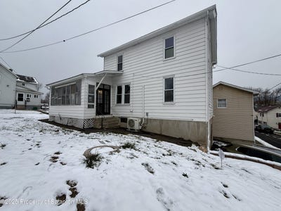 /international/us/115-w-high-street-taylor-pa-110107778314/