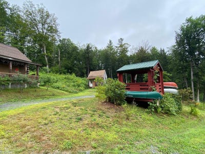/international/us/413-hidden-heights-road-chester-vt-110101021385/