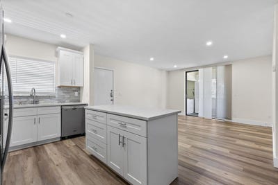 /international/us/8406-w-sample-road-coral-springs-fl-110100835353/