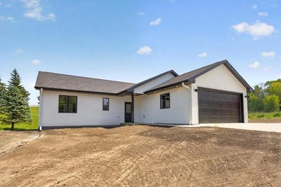 /international/us/416-parkside-drive-se-preston-mn-110108236594/
