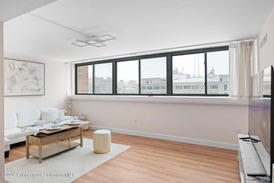 /international/us/220-linden-street-scranton-pa-110104879807/