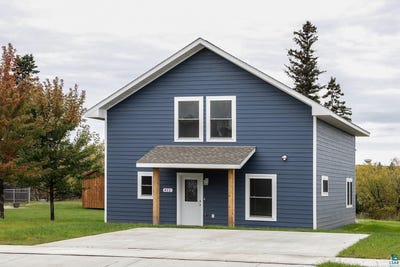 /international/us/411-4th-ave-two-harbors-mn-110102936948/