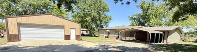 /international/us/2-bourbon-st-geneseo-ks-110108394919/
