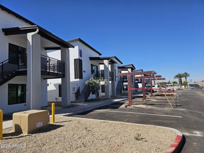 /international/us/6077-n-60th-avenue-glendale-az-110108345653/
