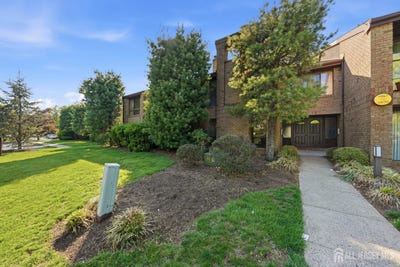 /international/us/336-willowbrook-drive-north-brunswick-nj-110108073543/