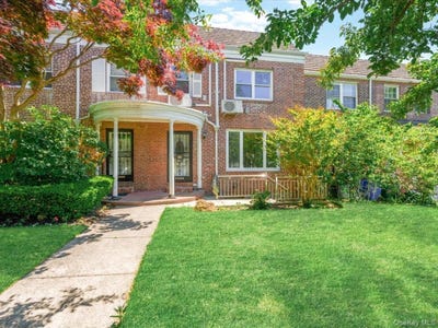 /international/us/10018-67th-drive-forest-hills-ny-110108145666/