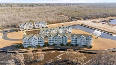 /international/us/416-captains-cove-edenton-nc-110104438948/