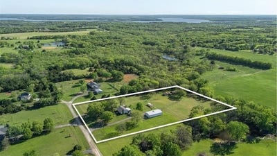 /international/us/1579-e-767th-road-lawrence-ks-110107783259/