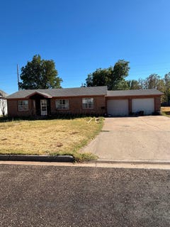 /international/us/1403-nw-avenue-h-childress-tx-110119732237/