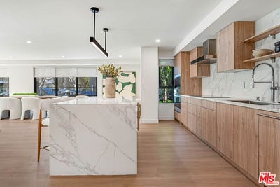 /international/us/350-n-palm-dr-beverly-hills-ca-110105000550/