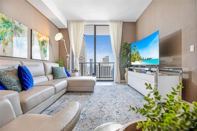 /international/us/45-sw-9th-st-miami-fl-110108489438/