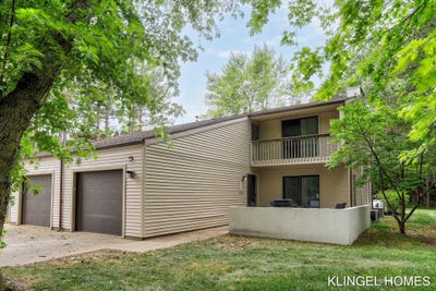 /international/us/17454-dunewood-court-spring-lake-mi-110100995213/