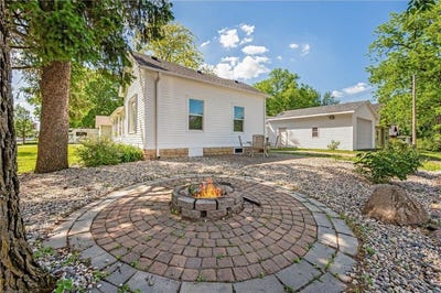 /international/us/212-main-street-e-saint-clair-mn-110108397394/