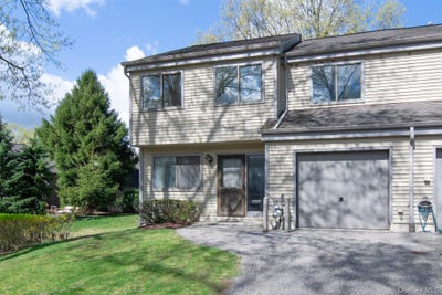 /international/us/1501-hunters-run-dobbs-ferry-ny-110107463351/