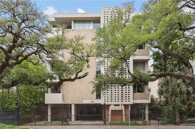 /international/us/2511-st-charles-avenue-new-orleans-la-110108255455/