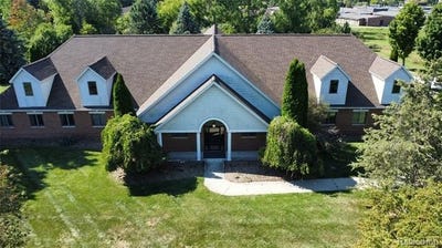 /international/us/1225-w-grand-river-avenue-howell-mi-110103225627/