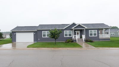 /international/us/11761-townsquare-boulevard-rockford-mi-110120089228/