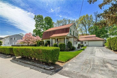 /international/us/90-putnam-pike-johnston-ri-110101114821/