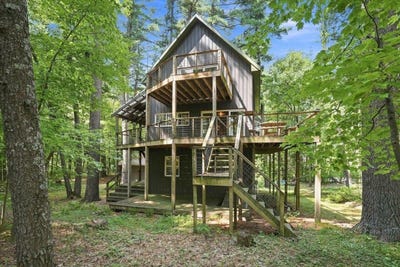 /international/us/530-round-lake-court-osceola-wi-110119607449/