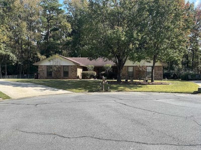 /international/us/127-s-dogwood-crossett-ar-110103423780/