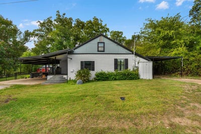 /international/us/702-monticello-drive-springtown-tx-110120557867/
