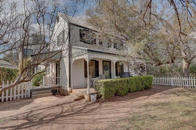 /international/us/507-w-travis-st-fredericksburg-tx-110106210794/