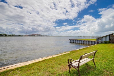 /international/us/300-sw-miracle-strip-parkway-fort-walton-beach-fl-110119622774/