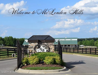 /international/us/190-beths-point-west-end-nc-110097641717/