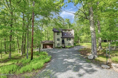 /international/us/105-chestnut-court-lackawaxen-pa-110099896631/