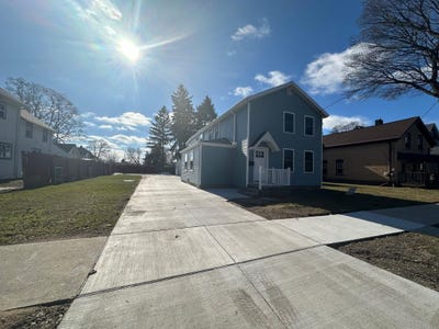 /international/us/911-st-clair-manitowoc-wi-110107280852/
