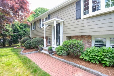 /international/us/23-dutton-road-stoughton-ma-110108723028/